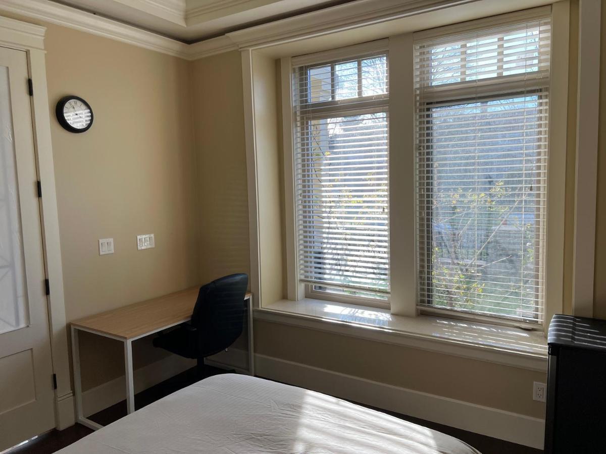 Mike'S Luxury House Apartment แวนคูเวอร์ ภายนอก รูปภาพ